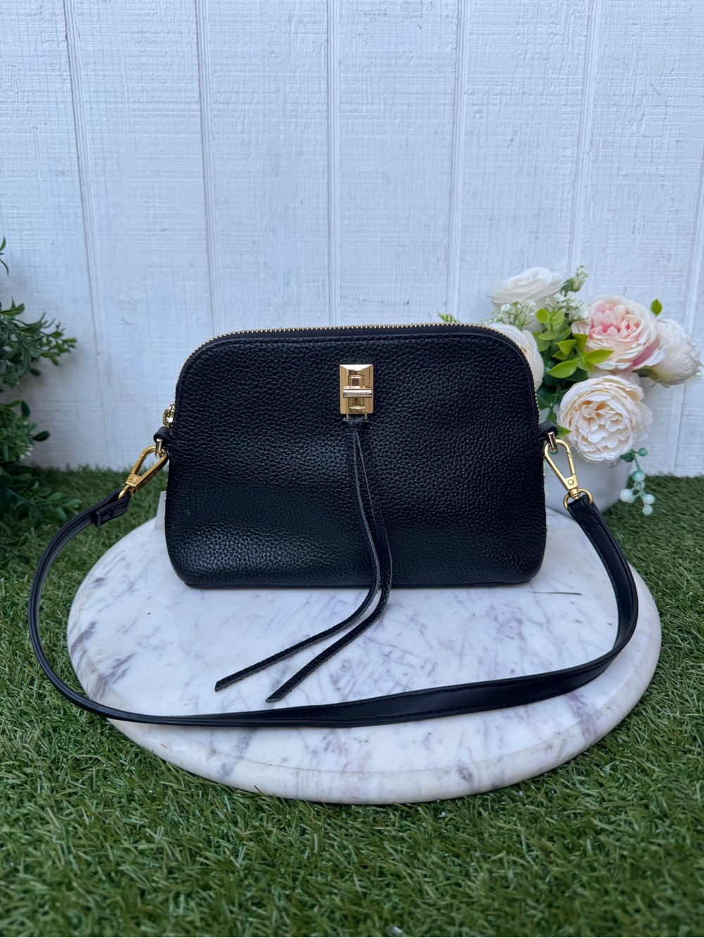 Rebecca Minkoff Darren Dome
Black Pebbled Leather shoulder Bag w Gold Hardware